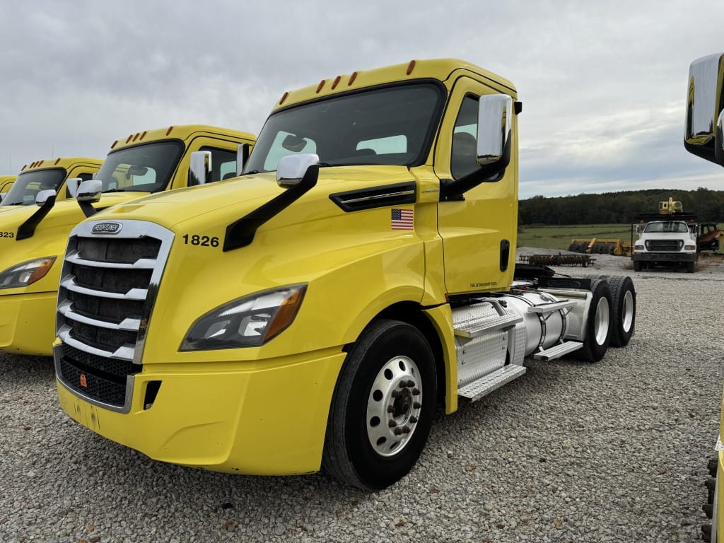 2018 Freightliner Cascadia 126 Equipment Image0