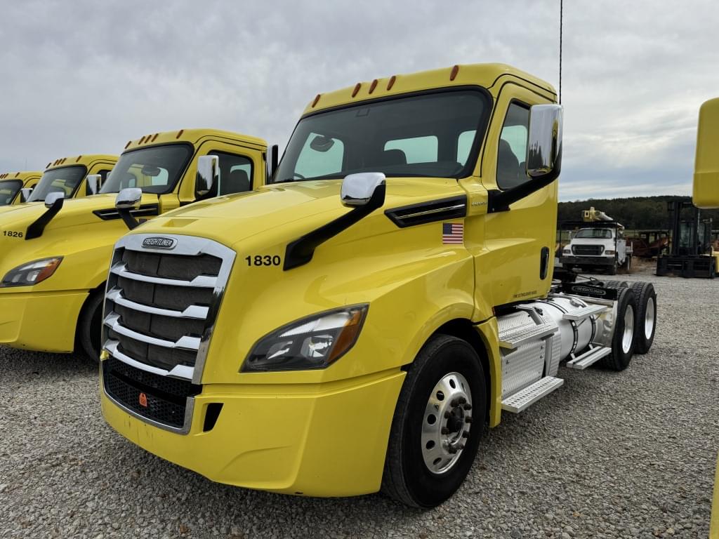Image of Freightliner Cascadia 126 Primary image