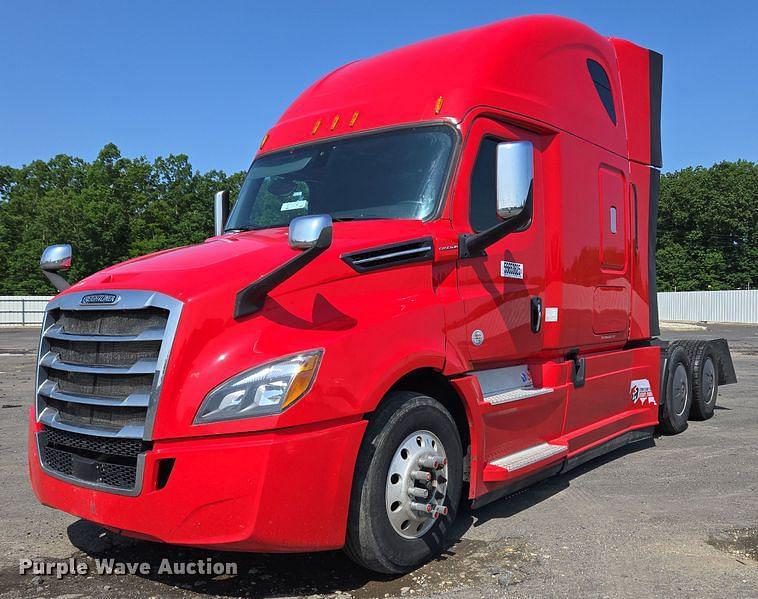 Image of Freightliner Cascadia 126 Primary image