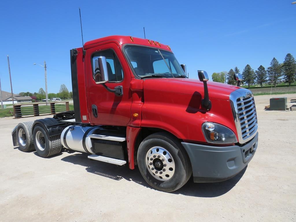 Image of Freightliner Cascadia Primary image