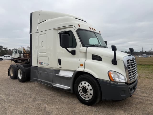 Image of Freightliner Cascadia equipment image 1