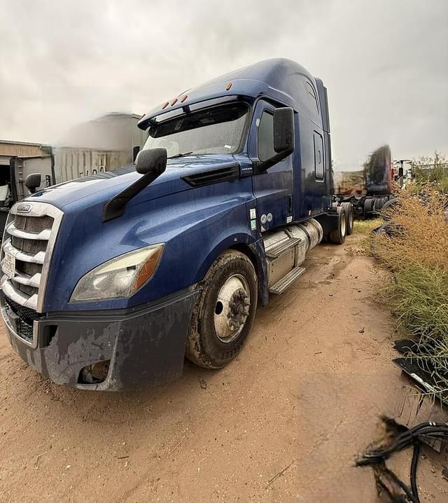 Image of Freightliner Cascadia equipment image 1