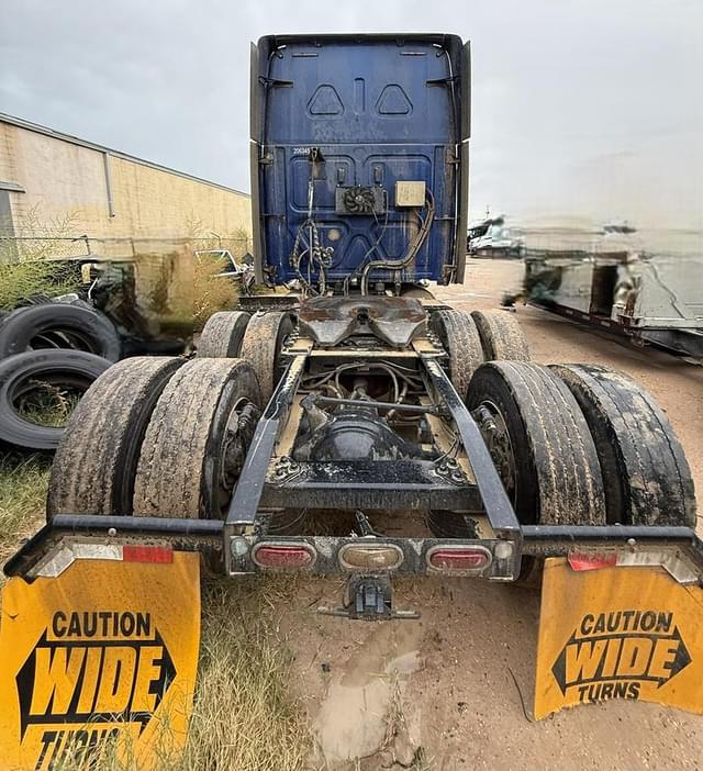 Image of Freightliner Cascadia equipment image 3