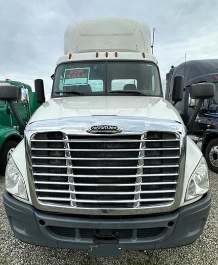 Image of Freightliner Cascadia equipment image 4