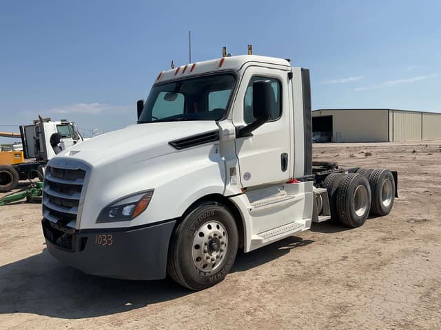 Image of Freightliner Cascadia equipment image 1