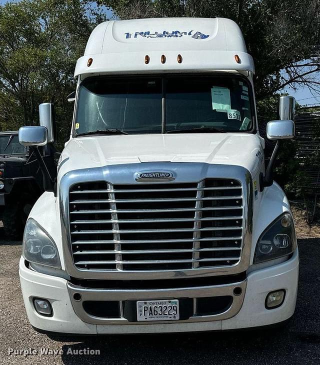 Image of Freightliner Cascadia Evolution equipment image 1