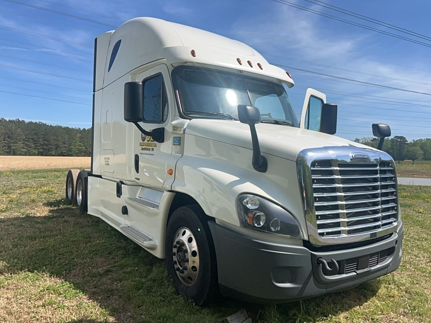 2018 Freightliner Cascadia Equipment Image0