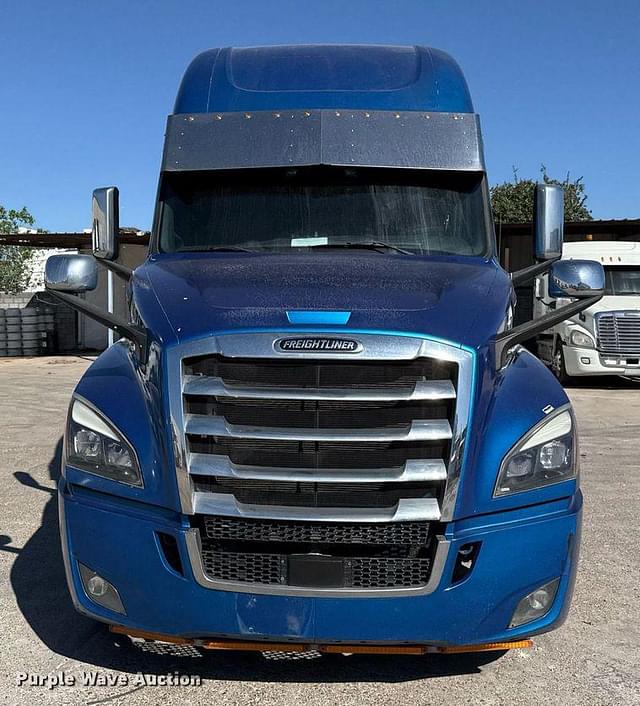 Image of Freightliner Cascadia equipment image 1