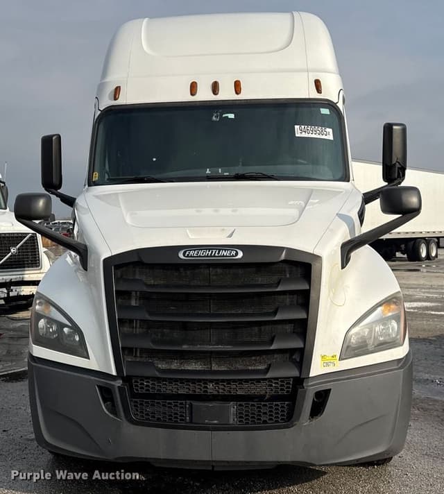 Image of Freightliner Cascadia equipment image 1