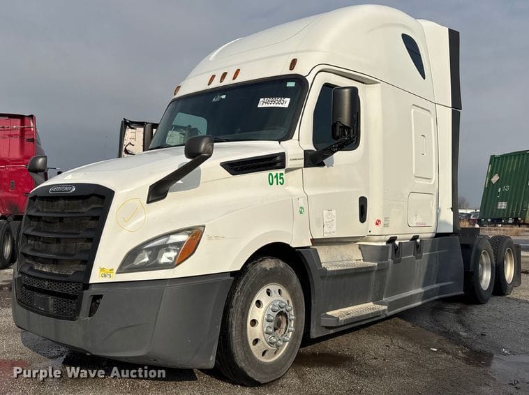 2018 Freightliner Cascadia Equipment Image0