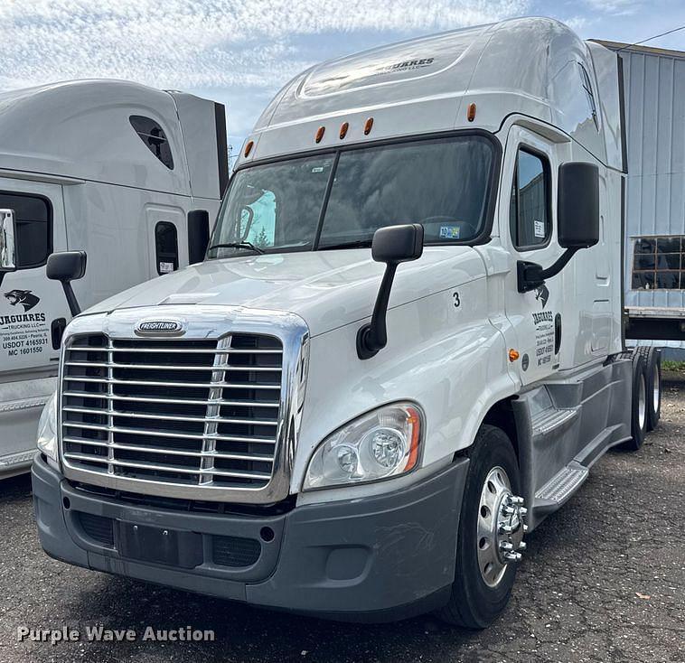 Image of Freightliner Cascadia Primary image
