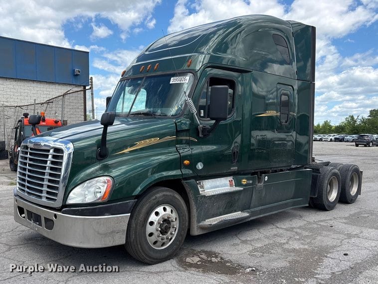 2018 Freightliner Cascadia Equipment Image0