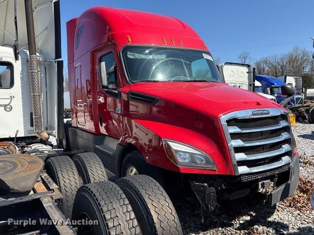 Image of Freightliner Cascadia equipment image 1