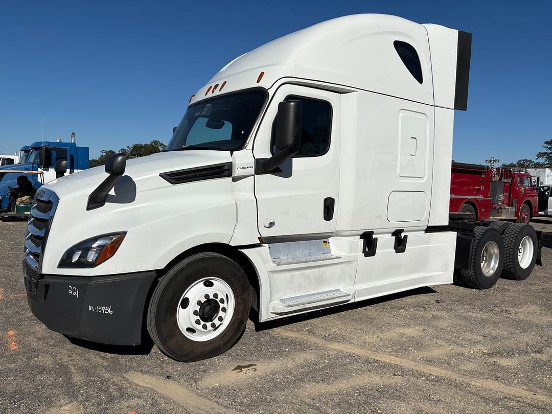 Image of Freightliner Cascadia Primary image