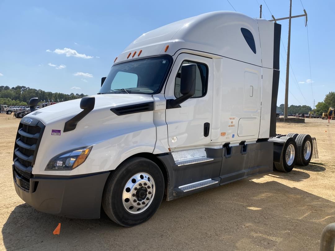 Image of Freightliner Cascadia Primary image
