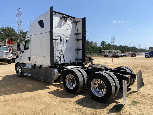 Image of Freightliner Cascadia equipment image 1