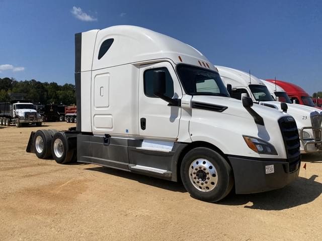 Image of Freightliner Cascadia equipment image 3