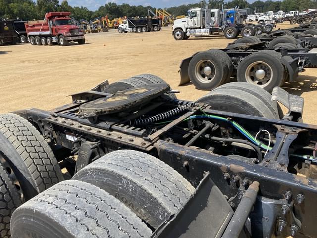 Image of Freightliner Cascadia equipment image 4