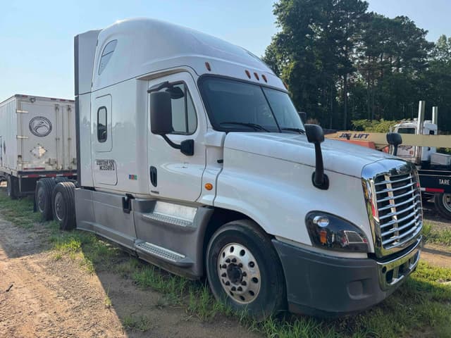 Image of Freightliner Cascadia equipment image 1