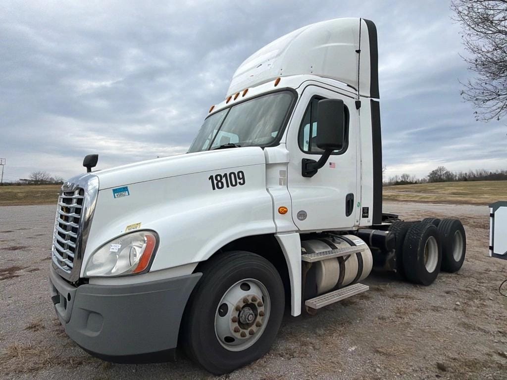 2018 Freightliner Cascadia Equipment Image0