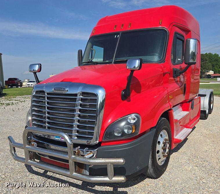 Image of Freightliner Cascadia 125 Primary image