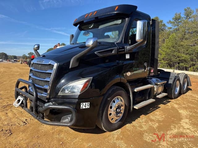 Image of Freightliner Cascadia equipment image 3