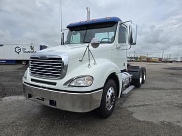 Main image Freightliner Columbia 120