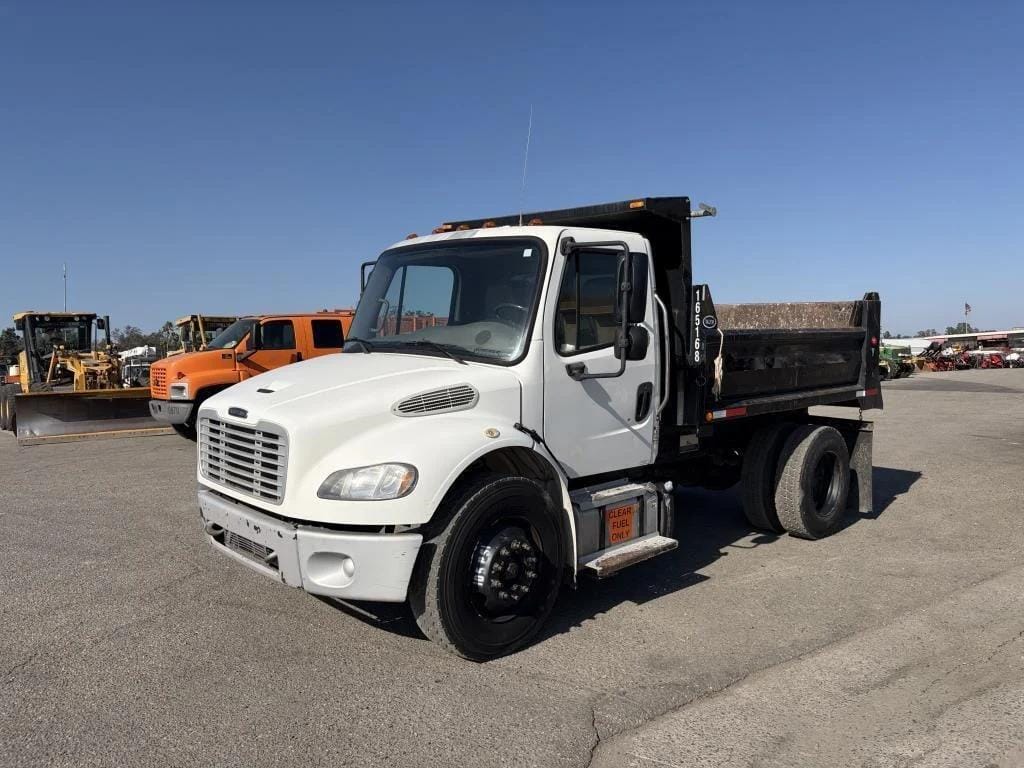 2018 Freightliner M2 106 Equipment Image0