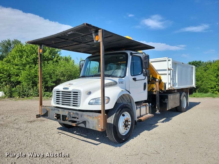 Image of Freightliner M2 106 Primary image