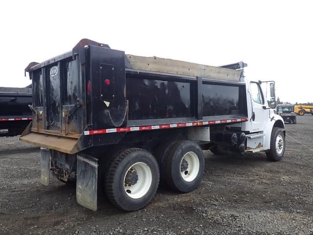 Image of Freightliner M2 equipment image 4