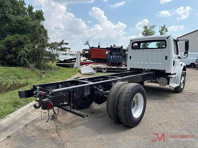 Image of Freightliner M2 equipment image 1