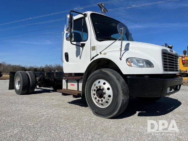Image of Freightliner M2 equipment image 2