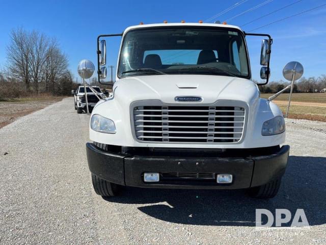 Image of Freightliner M2 equipment image 1