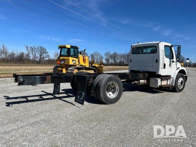 Image of Freightliner M2 equipment image 3