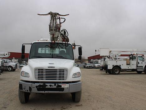 Image of Freightliner M2 equipment image 4