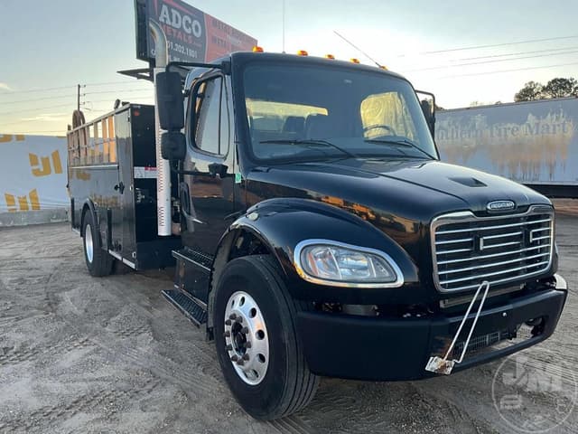 Image of Freightliner M2 equipment image 2