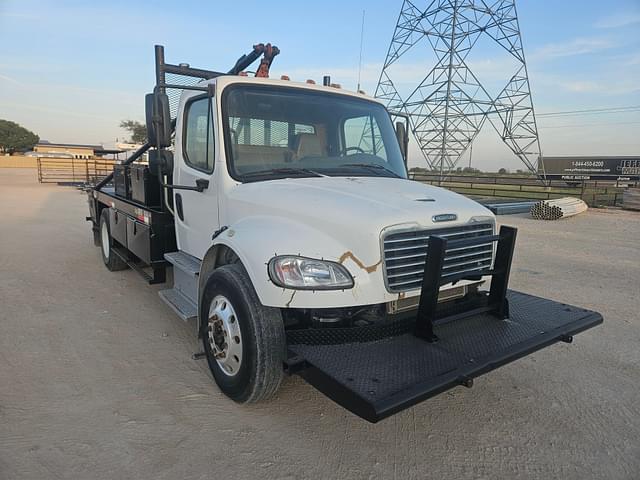 Image of Freightliner M2 equipment image 2