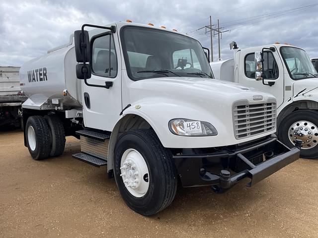 Image of Freightliner M2 equipment image 4