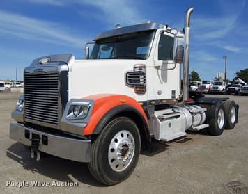 Main image Freightliner SD122