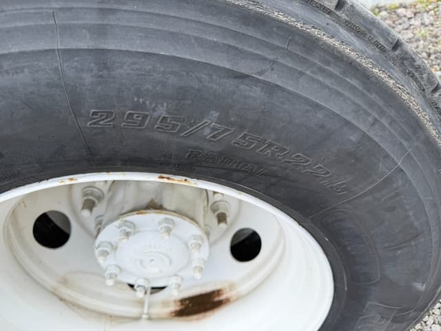 Image of Freightliner Cascadia equipment image 4