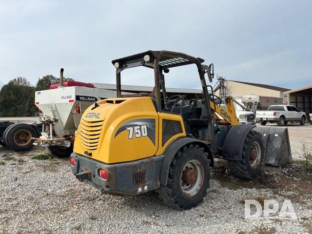Image of Gehl 750 equipment image 4