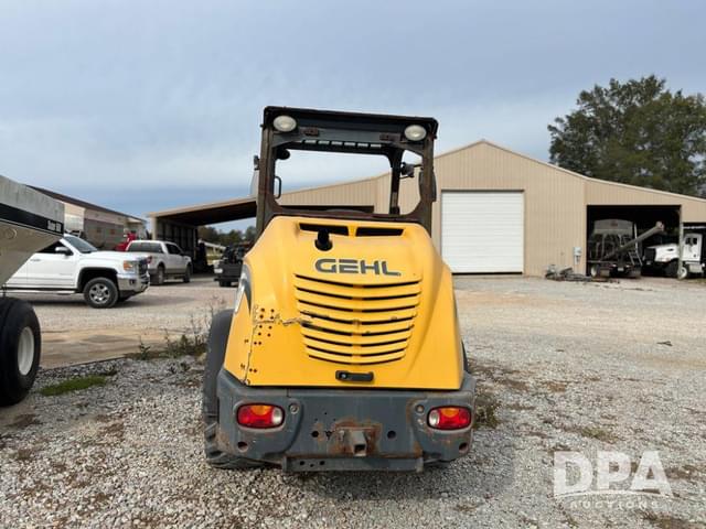 Image of Gehl 750 equipment image 3