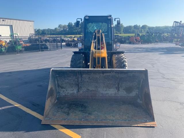 Image of Gehl AL750 equipment image 1