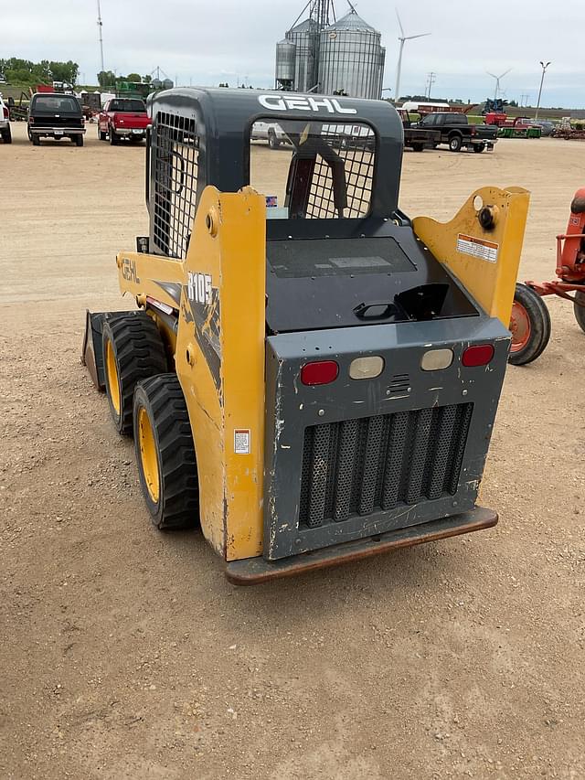 Image of Gehl R105 equipment image 3