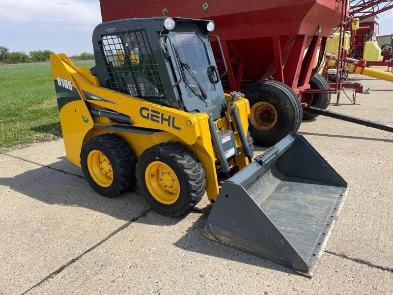 Main image Gehl R105