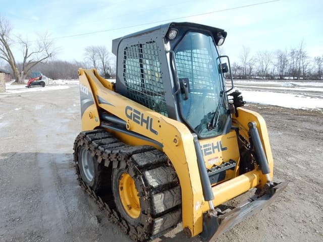 Image of Gehl R220 equipment image 4