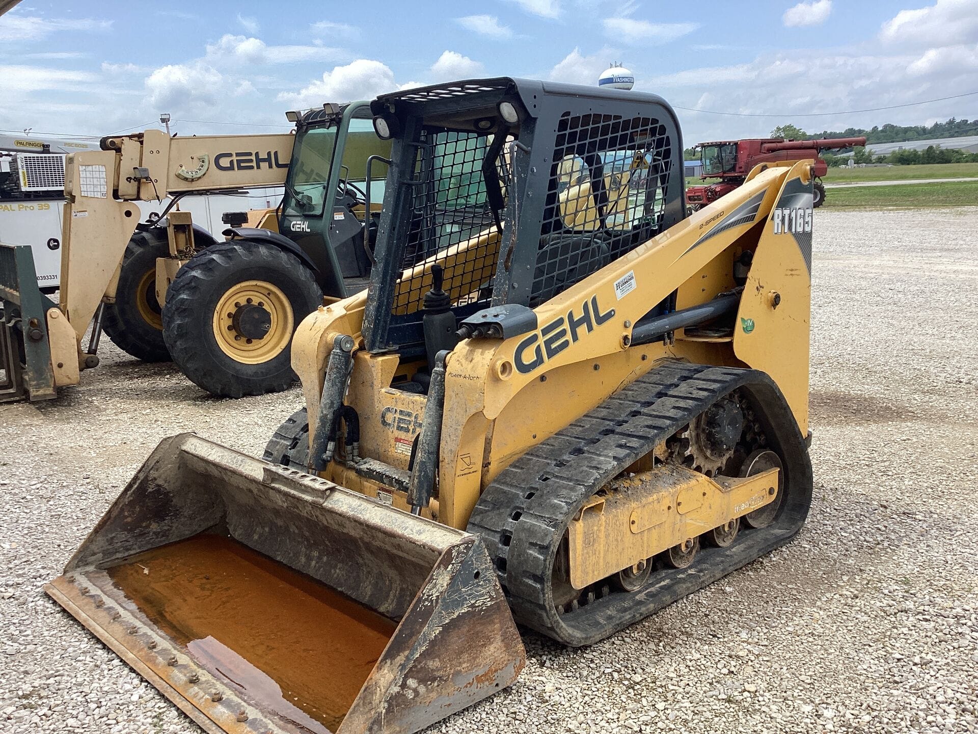 2018 Gehl RT165 Equipment Image0
