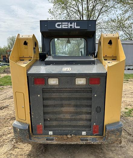 Image of Gehl RT215 equipment image 3