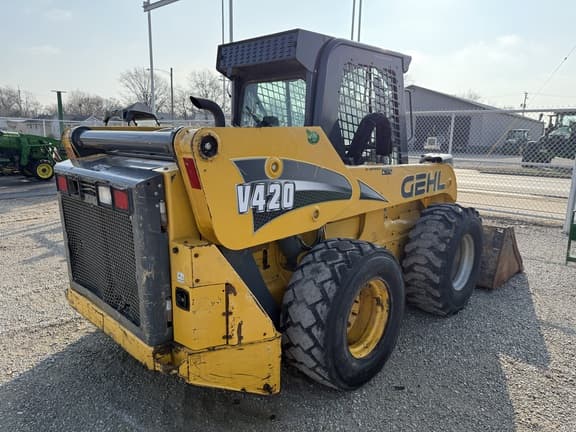 Image of Gehl V420 equipment image 4