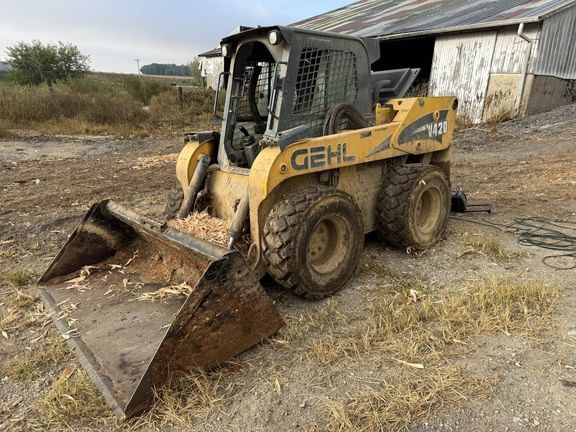 2018 Gehl V420 Equipment Image0